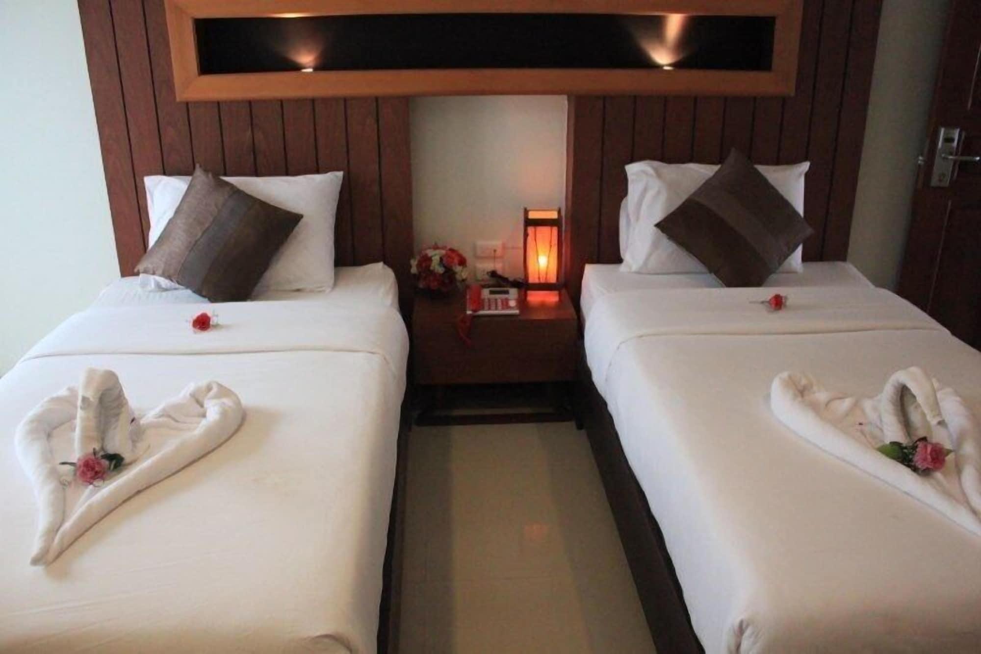 Deva Suites Patong Phuket Bagian luar foto
