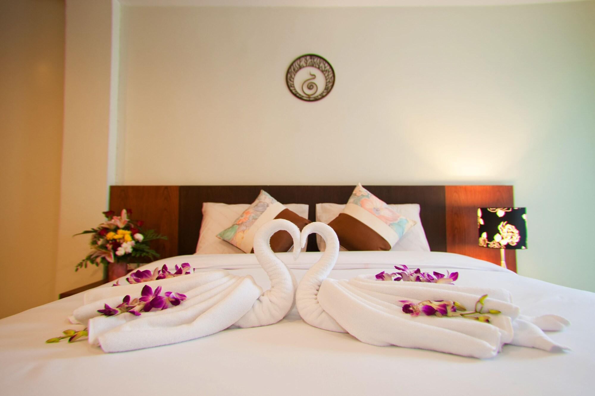 Deva Suites Patong Phuket Bagian luar foto