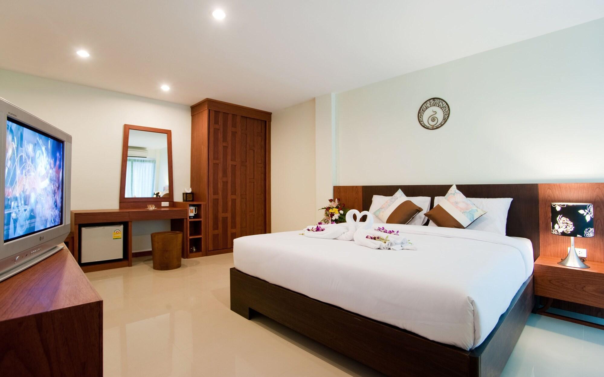 Deva Suites Patong Phuket Bagian luar foto
