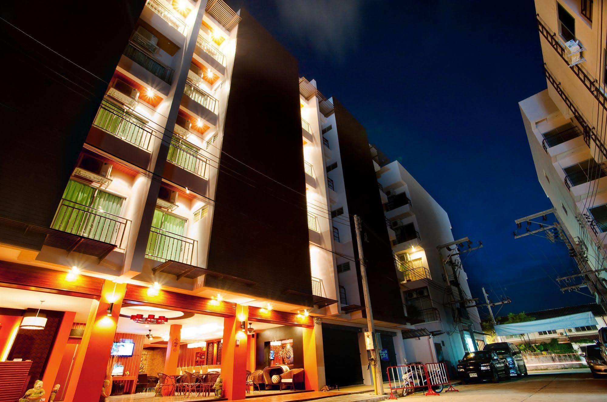 Deva Suites Patong Phuket Bagian luar foto